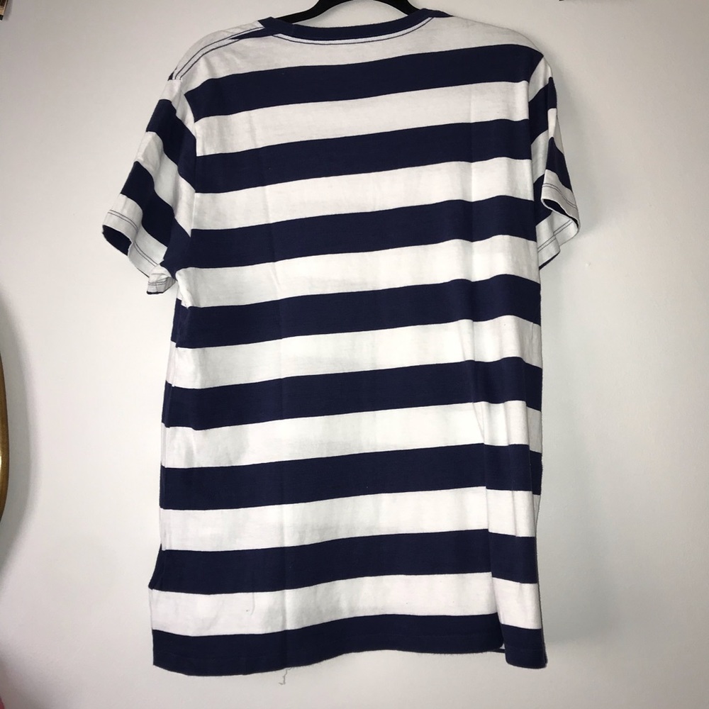 ❗️SALE❗️Men’s Old Navy Blue and White Striped Tee - Picture 3 of 3